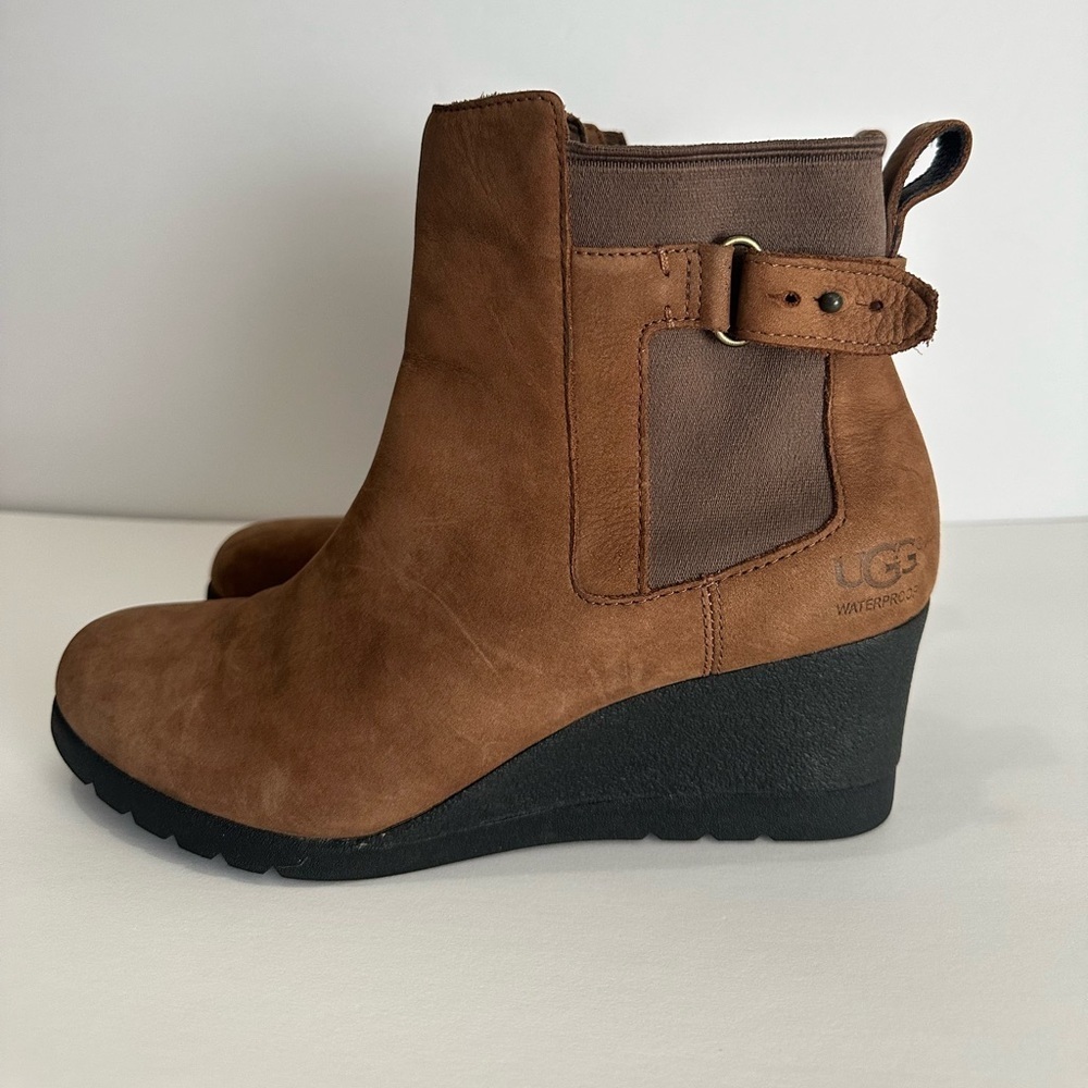 UGG Leather Waterproof Indra Wedge Pull On Ankle Boots USA Size 8.5